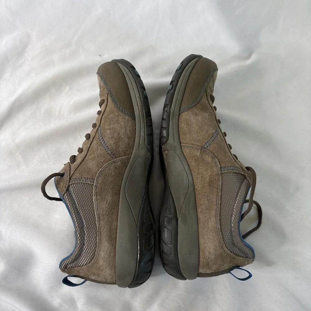 Dansko Women's Size EU 38 / US  7.5/8 Paisley Lace Up‎ Waterproof Sneakers Brown